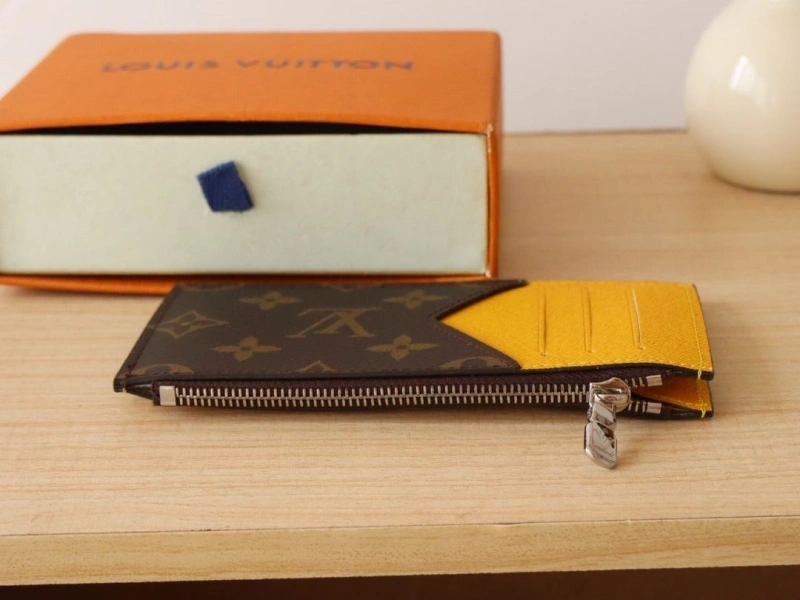 LV Wallets 4178A-0196