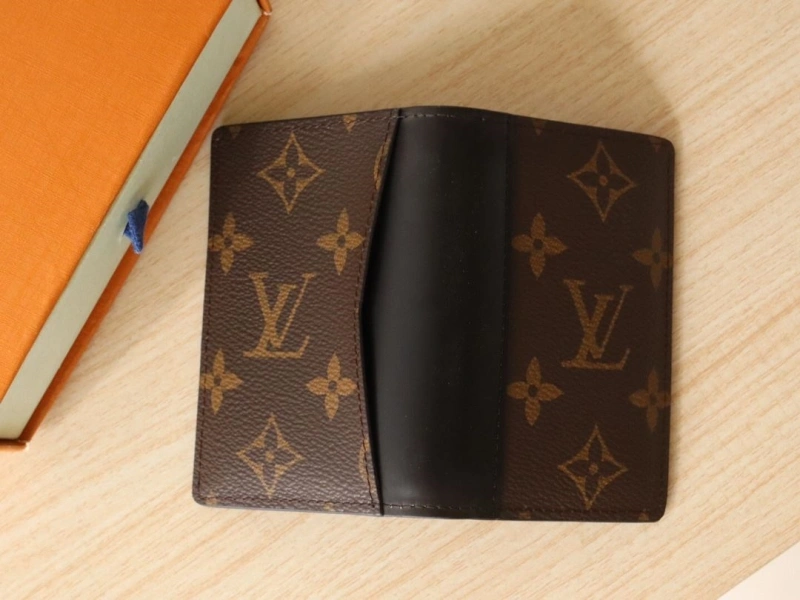 LV Wallets 4178A-0206