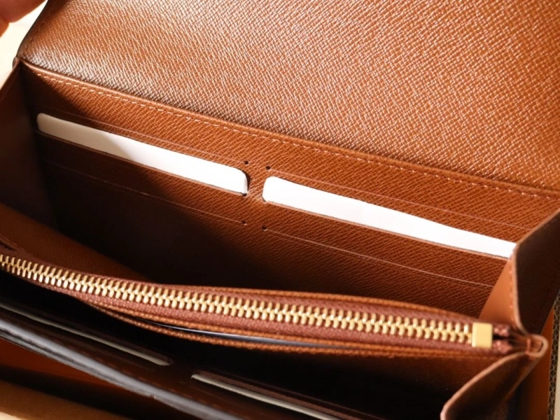 LV Wallets 4178A-0218