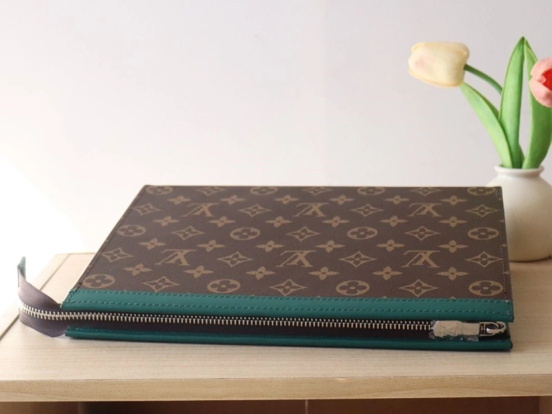 LV Clutch Bags 4178A-0235