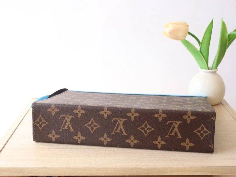 LV Clutch Bags 4178A-0240