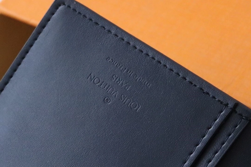 LV Wallets 4178A-0253