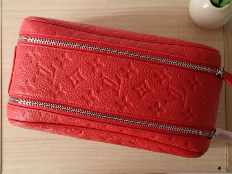 LV Cosmetic Bags 4178A-0259