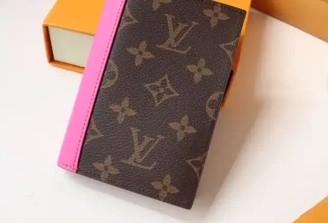 LV Wallets 4178D-0006