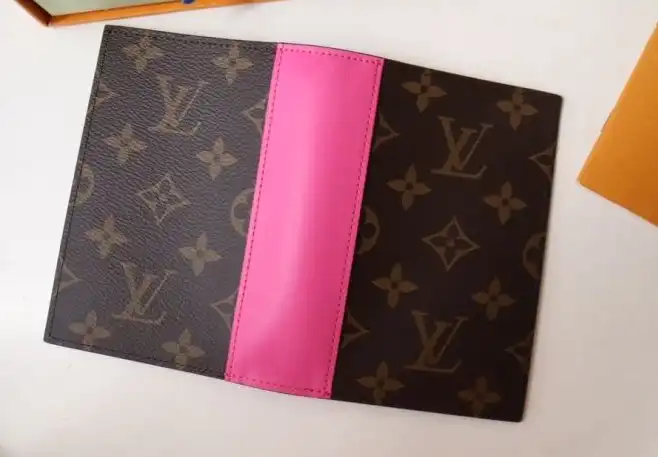 LV Wallets 4178D-0006