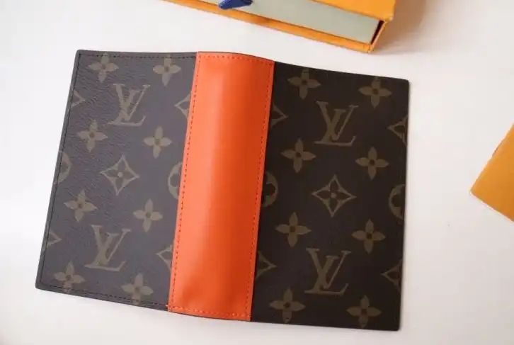 LV Wallets 4178D-0010