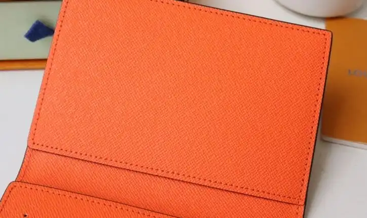 LV Wallets 4178D-0010