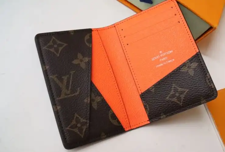 LV Wallets 4178D-0012