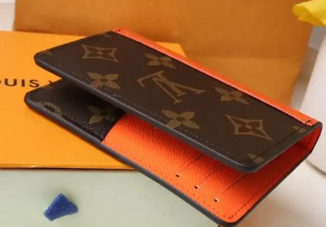 LV Wallets 4178D-0012