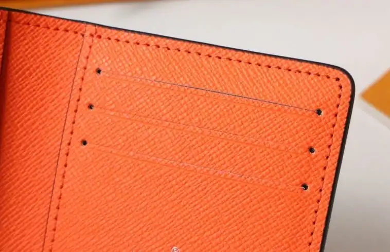 LV Wallets 4178D-0012