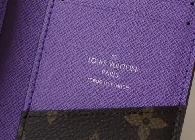 LV Wallets 4178D-0015