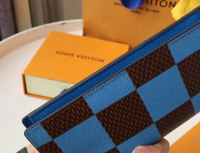 LV Wallets 4178D-0017
