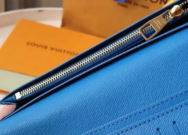 LV Wallets 4178D-0017