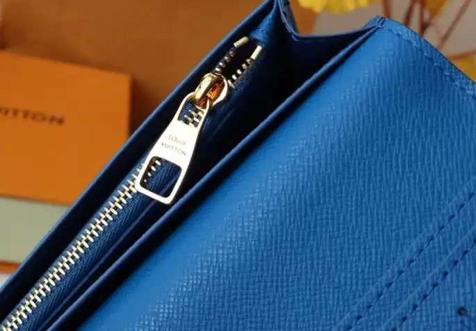 LV Wallets 4178D-0017