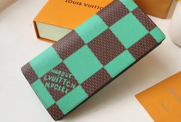 LV Wallets 4178D-0018