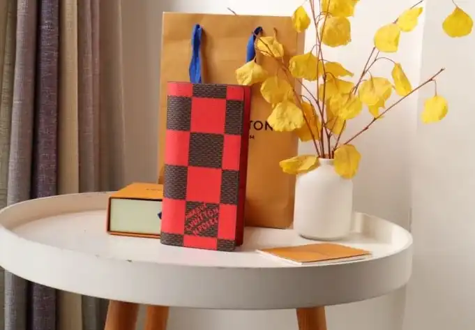 LV Wallets 4178D-0019