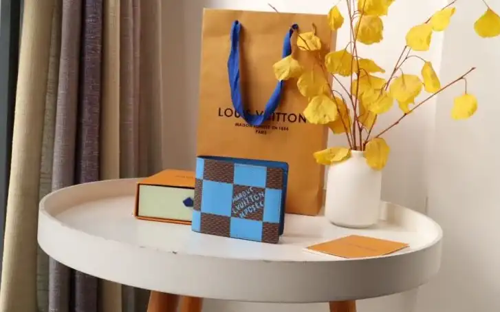 LV Wallets 4178D-0020