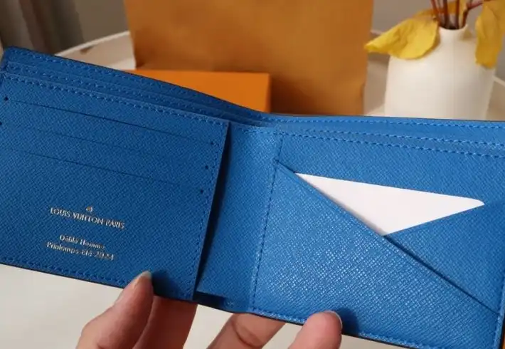 LV Wallets 4178D-0020