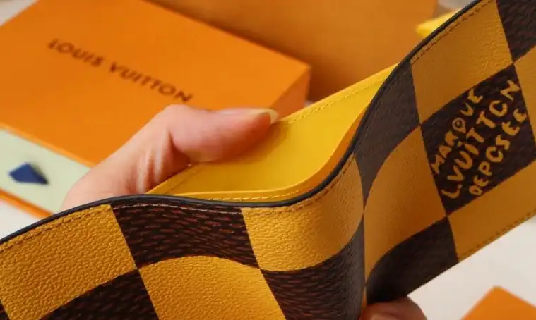 LV Wallets 4178D-0021