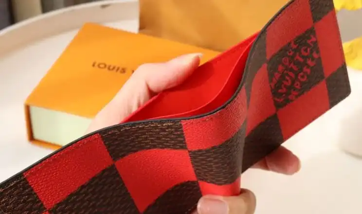 LV Wallets 4178D-0022