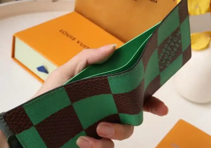 LV Wallets 4178D-0023