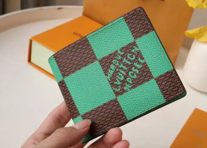 LV Wallets 4178D-0023