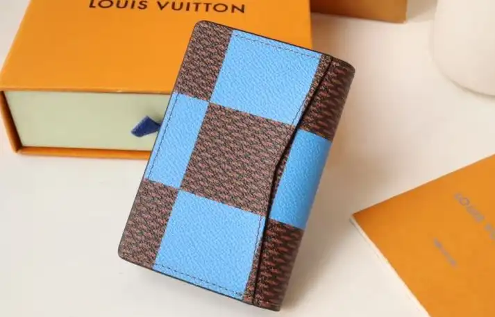 LV Wallets 4178D-0024