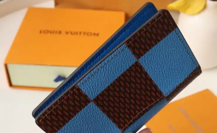 LV Wallets 4178D-0024