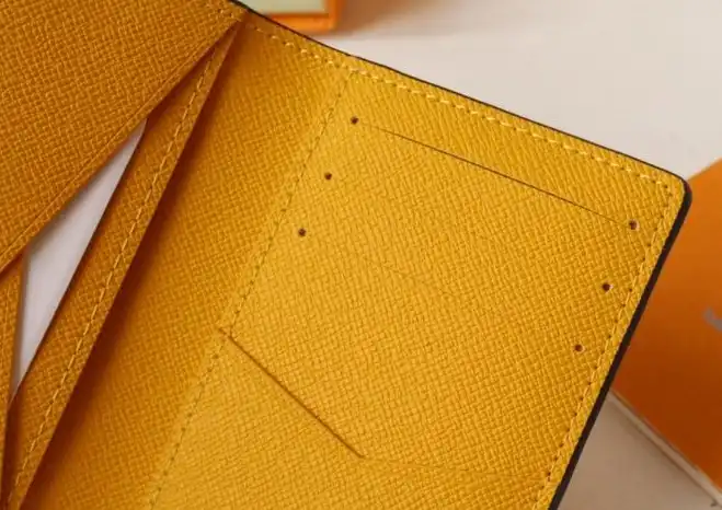 LV Wallets 4178D-0026