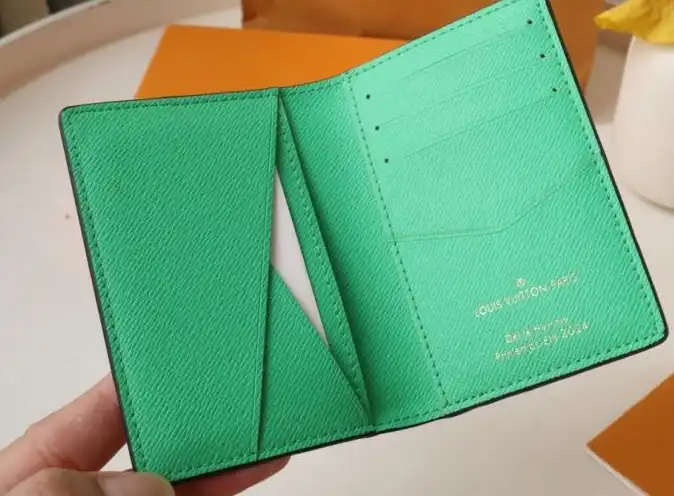 LV Wallets 4178D-0027