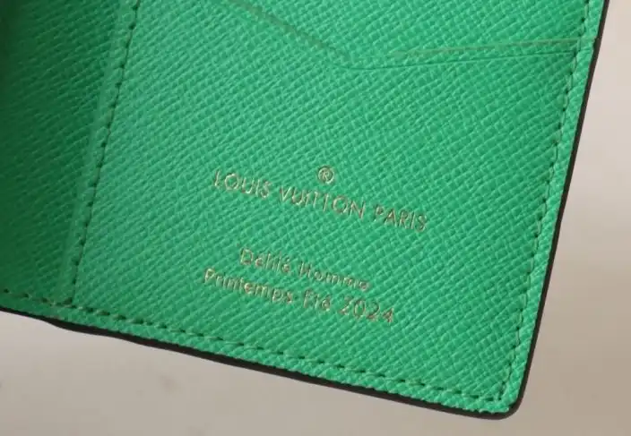 LV Wallets 4178D-0027