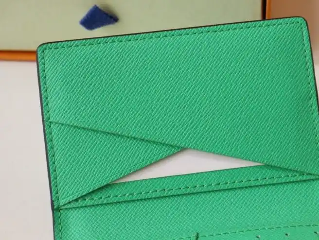 LV Wallets 4178D-0027