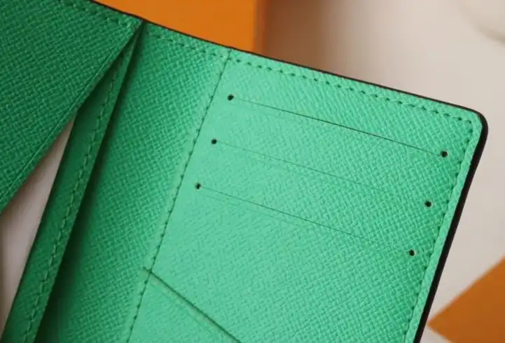 LV Wallets 4178D-0027