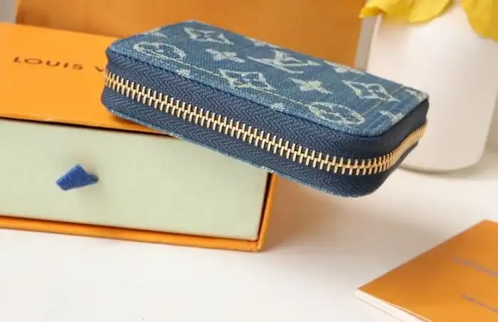 LV Wallets 4178D-0029