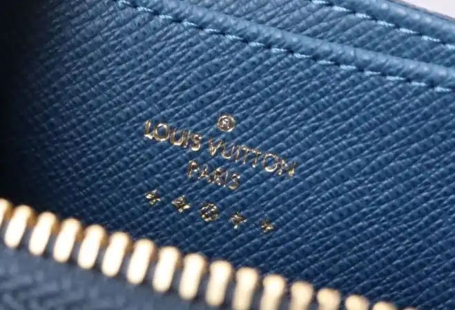 LV Wallets 4178D-0029