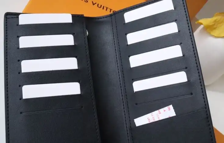 LV Wallets 4178D-0031