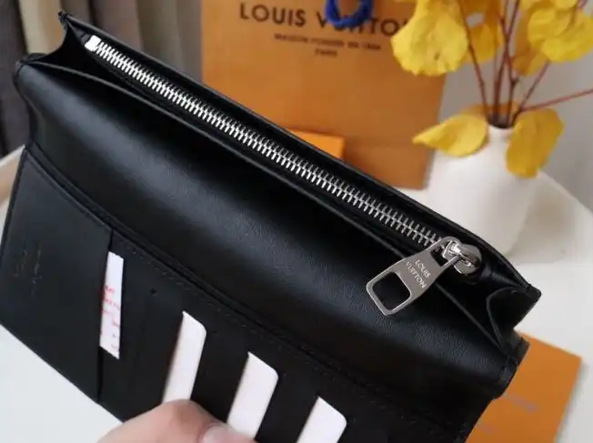 LV Wallets 4178D-0031