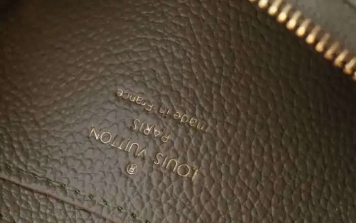LV Wallets 4178D-0033