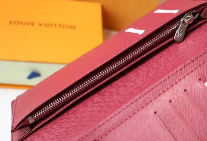 LV Wallets 4178D-0034