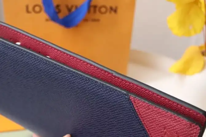 LV Wallets 4178D-0034
