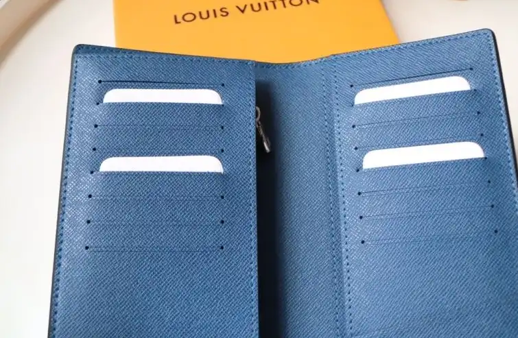 LV Wallets 4178D-0036