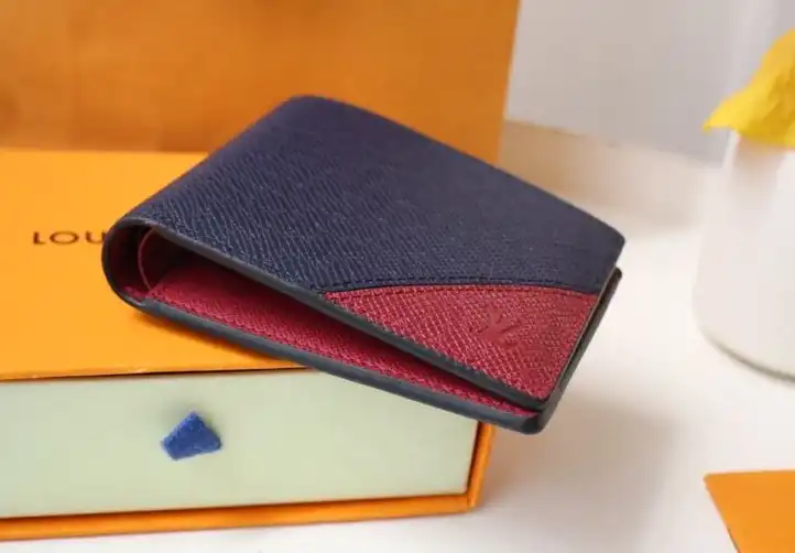 LV Wallets 4178D-0037