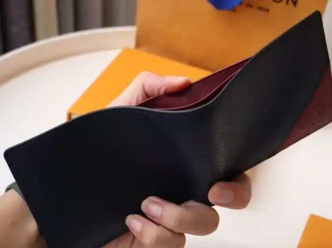 LV Wallets 4178D-0037