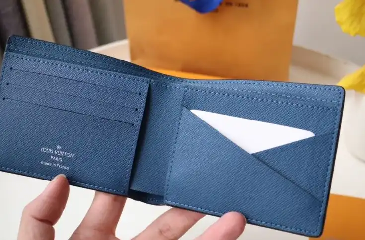 LV Wallets 4178D-0038