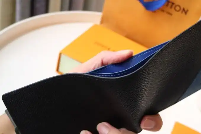 LV Wallets 4178D-0038