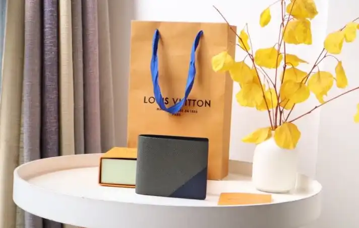 LV Wallets 4178D-0039
