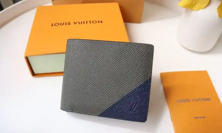LV Wallets 4178D-0039