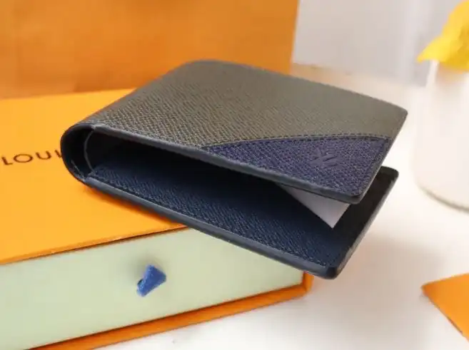 LV Wallets 4178D-0039