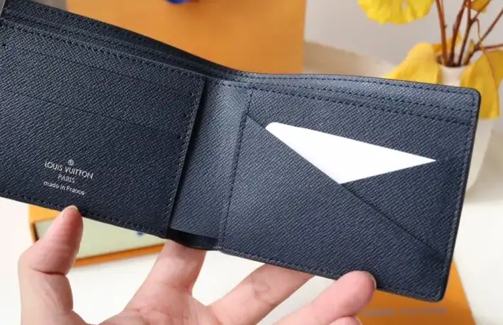LV Wallets 4178D-0039