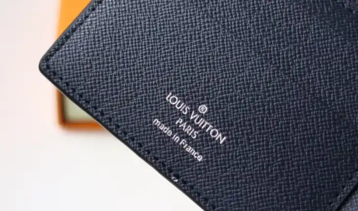 LV Wallets 4178D-0039